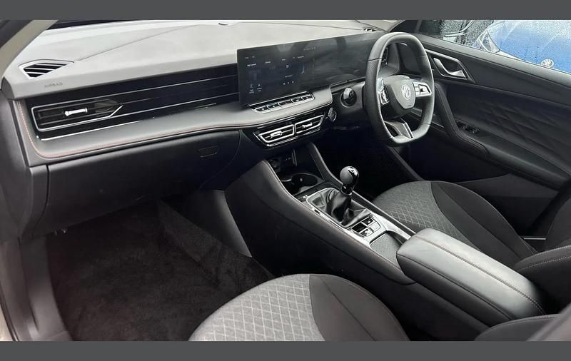 Used MG HS SE 170 HP (125 kW) 2024 Silver SUV