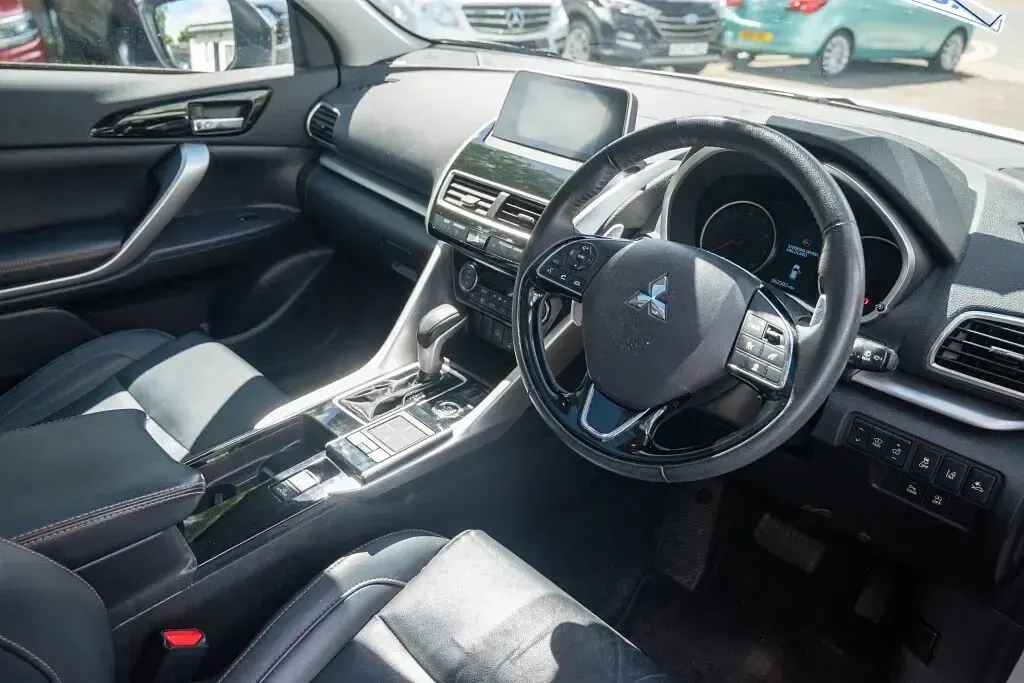 Used Mitsubishi Eclipse 2019 White Hatchback
