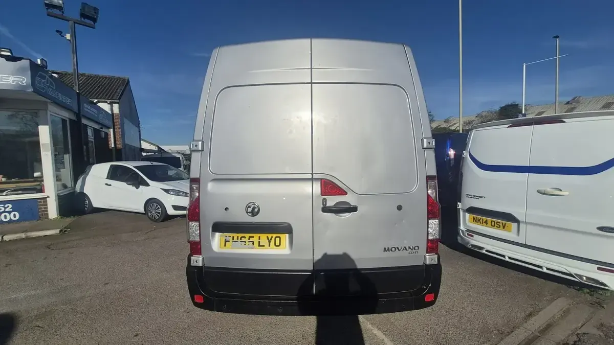 Used Vauxhall Movano 125 HP (91 kW) 2015 Silver MPV