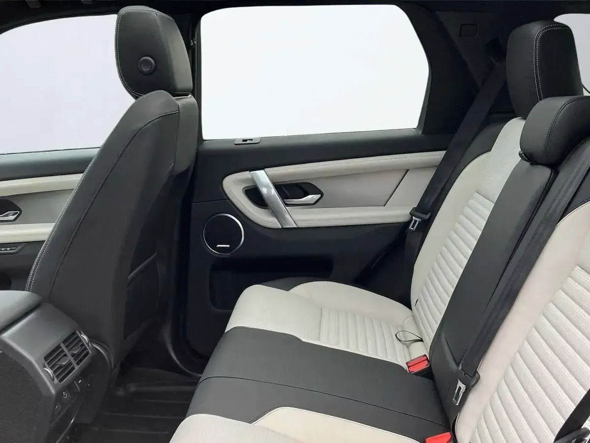 Used Land Rover Discovery Sport SE Dynamic 2026 Blue SUV