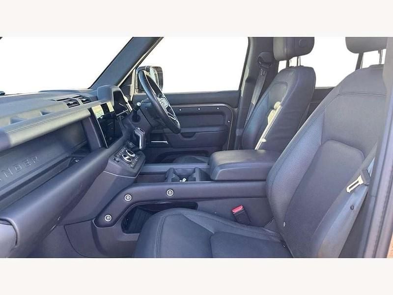 Used Land Rover Defender HSE Dynamic 350 HP (257 kW) 2025 Brown SUV