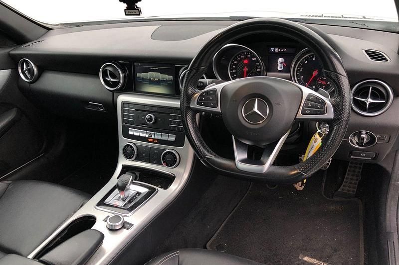 Used Mercedes SLC180 AMG line 156 HP (114 kW) 2019 White Cabriolet