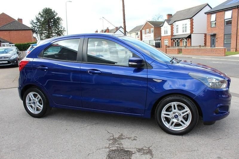 Used Ford Ka Plus Zetec 85 HP (62 kW) 2017 Blue Hatchback