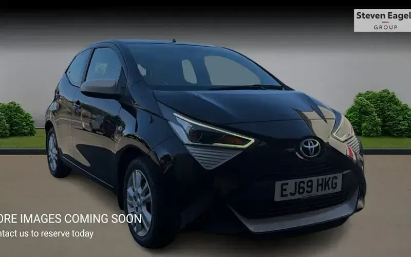 Used Toyota Aygo X-play 72 HP (52 kW) 2020 Hatchback