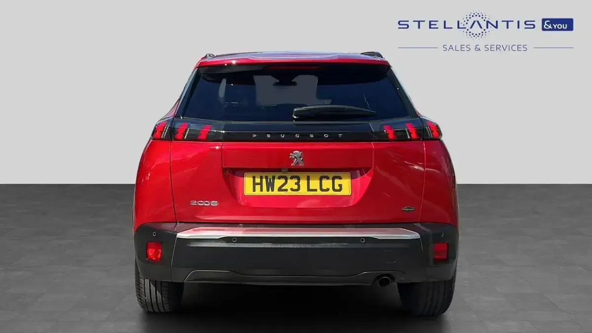 Used Peugeot 2008 Allure+ 100 HP (73 kW) 2023 Red SUV
