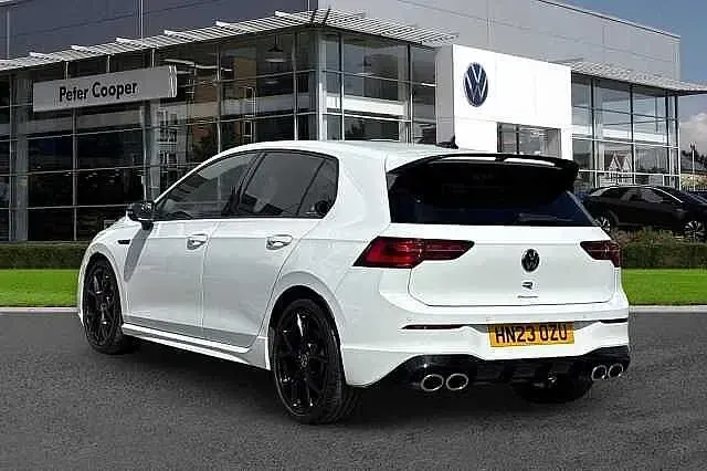 Usado VW Golf VIII R 333 HP (244 kW) 2023 Branco Citadino