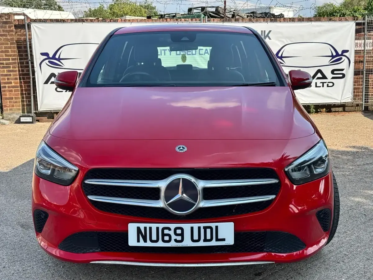 Used Mercedes B200 Executive 2019 Red Hatchback