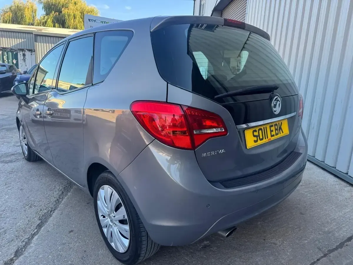 Used Vauxhall Meriva 130 HP (95 kW) 2011 Brown MPV