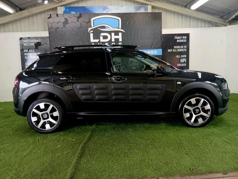 Used Citroën C4 Cactus Flair 82 HP (60 kW) 2015 Black Hatchback