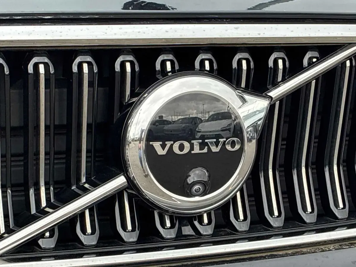 Used Volvo XC40 Ultra 197 HP (144 kW) 2025 Black SUV