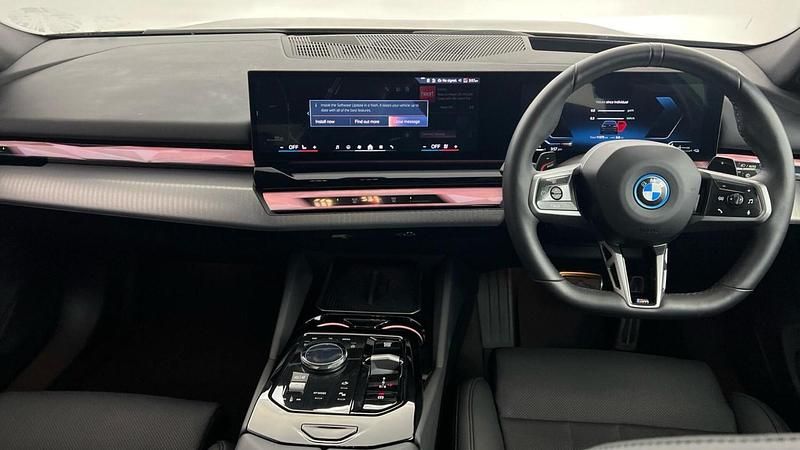 Used BMW 530e M Sport 295 HP (216 kW) 2025 Black Estate