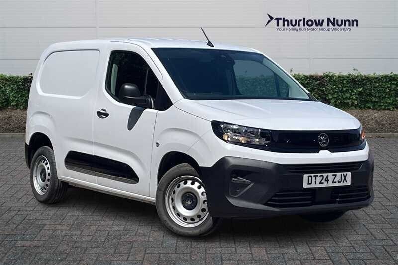 White Used 2024 Vauxhall Combo S MPV | £16,749 (A bit pricey) - Image 1/4