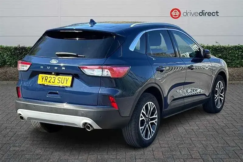 Second-hand Ford Kuga Titanium 150 CP (110 kW) 2023 Albastru SUV