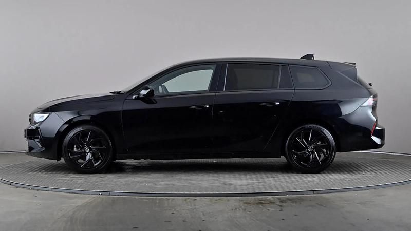 Used Vauxhall Astra 130 HP (95 kW) 2024 Black Estate