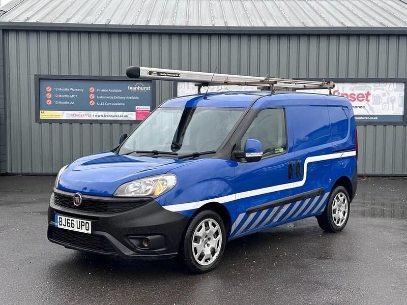 Used Fiat Doblò 90 HP (66 kW) 2016 Blue MPV