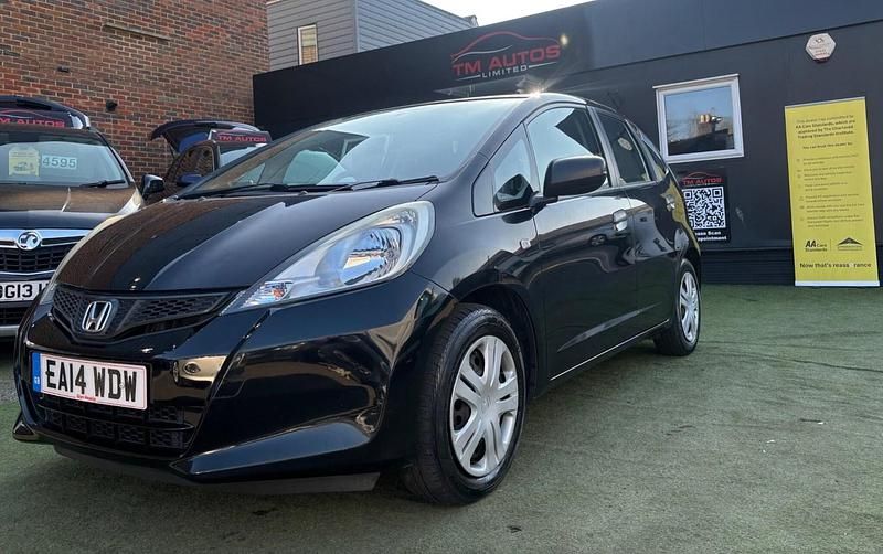 Used Honda Jazz S 90 HP (66 kW) 2014 Black Hatchback