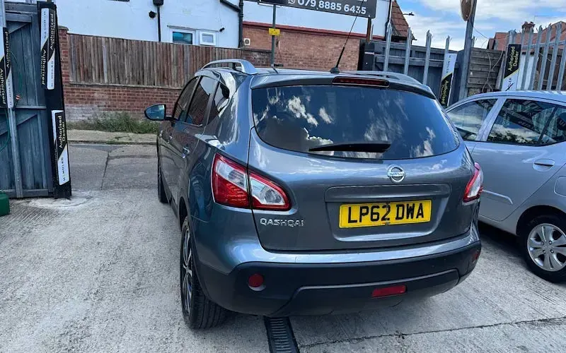 Used Nissan Qashqai N-TEC 117 HP (86 kW) 2012 Grey SUV