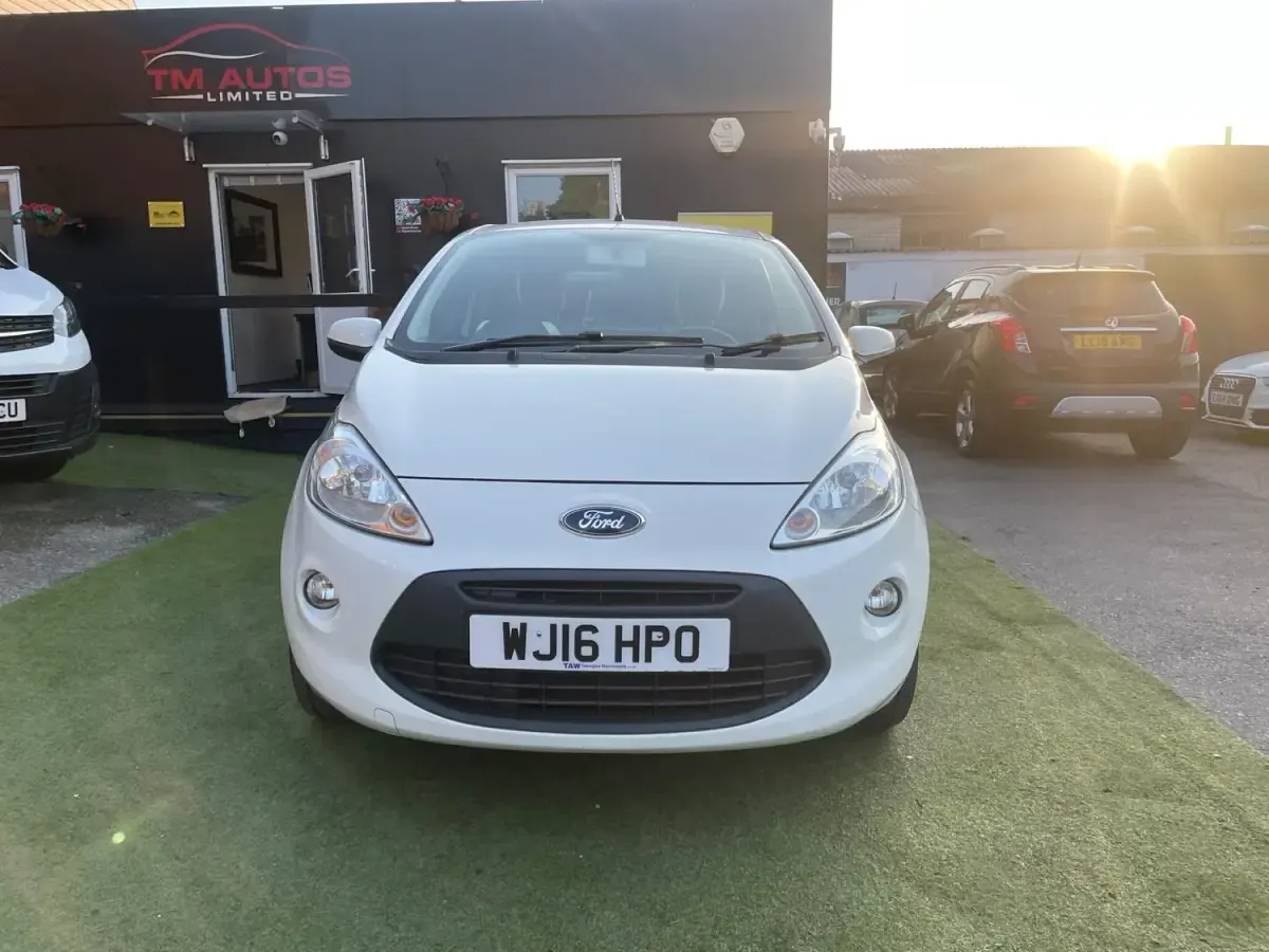 Begagnad Ford Ka Zetec 69 HK (50 kW) 2016 Vit Halvkombi