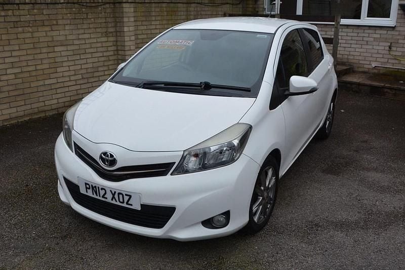 Used Toyota Yaris Multidrive S 2012 White Hatchback