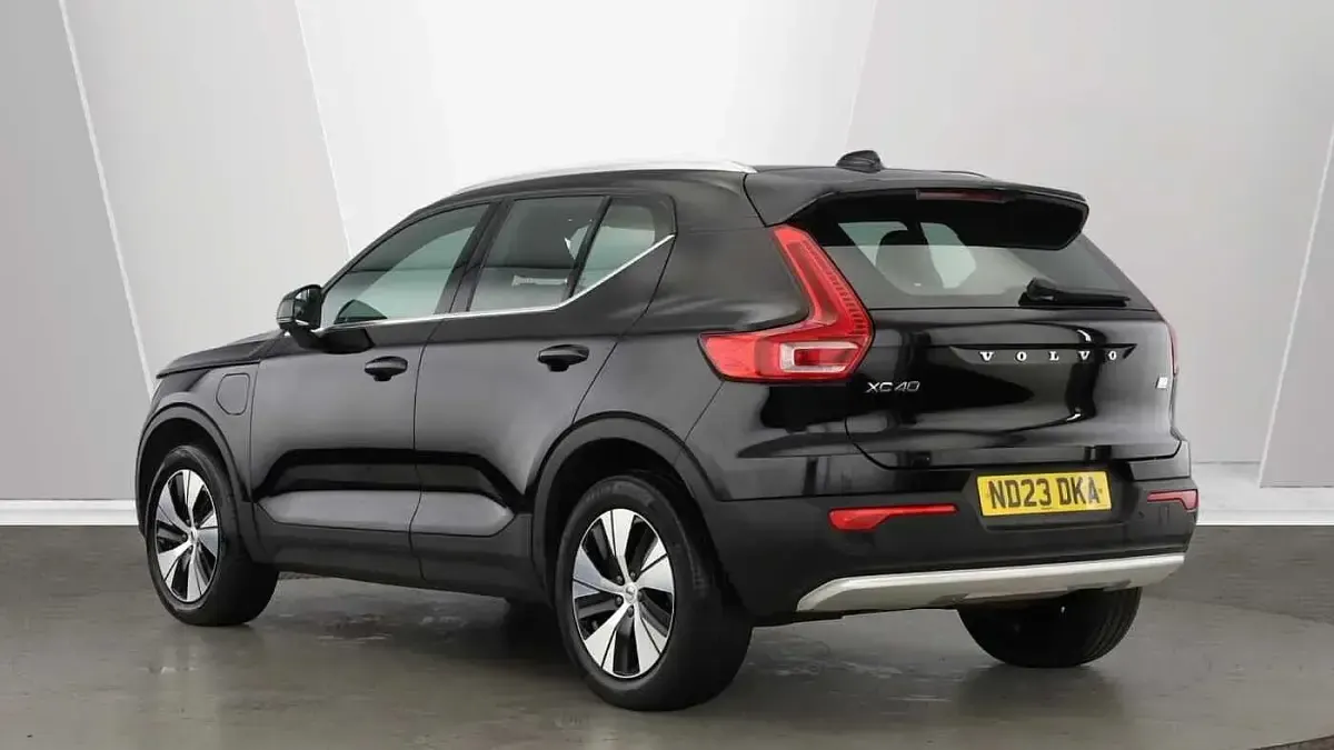 Used Volvo XC40 Core 208 HP (152 kW) 2023 Black SUV