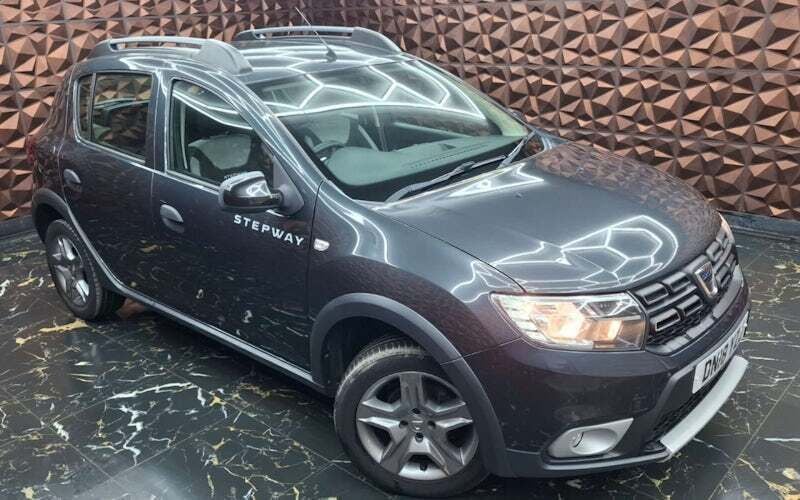 Slate grey Used 2018 Dacia Sandero Lauréate Hatchback | £6,499 (Fair price) - Image 1/4