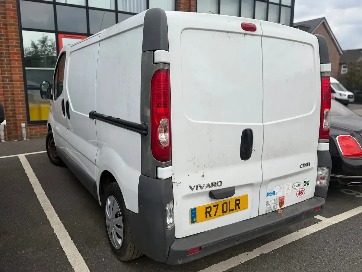Used Vauxhall Vivaro 90 HP (66 kW) 2008 White MPV