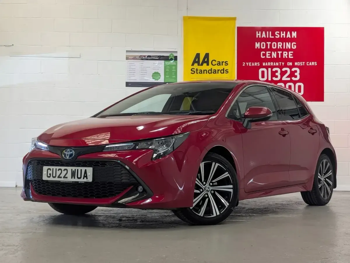 Usado Toyota Corolla Design 122 CV (89 kW) 2022 Rojo Utilitario