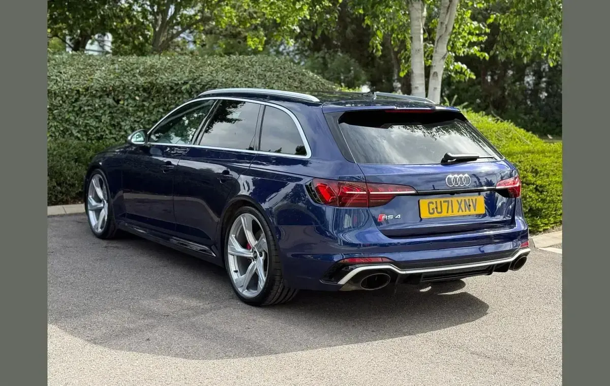 Used Audi RS4 Design 444 HP (326 kW) 2022 Blue Estate