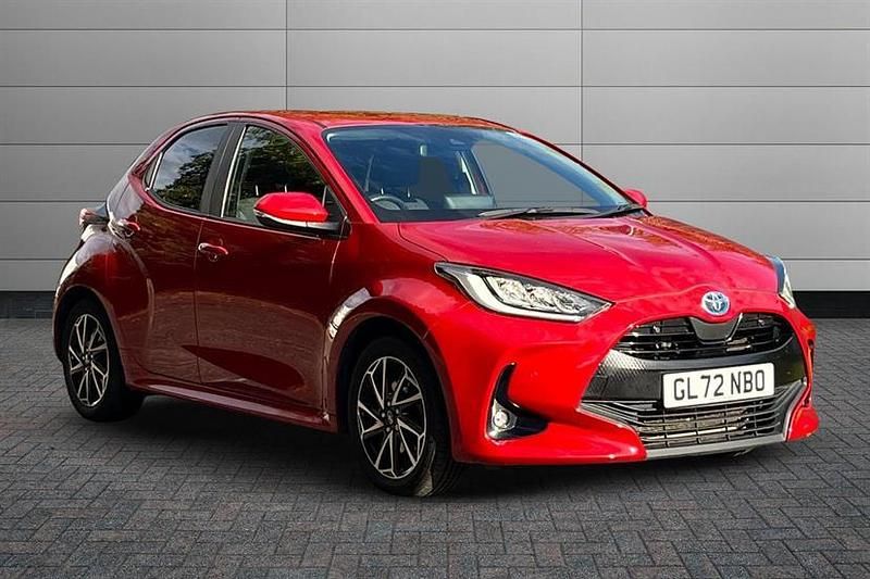 Scarlet flare Used 2022 Toyota Yaris Hybrid Design Hatchback | £16,595 (Fair price) - Image 1/4