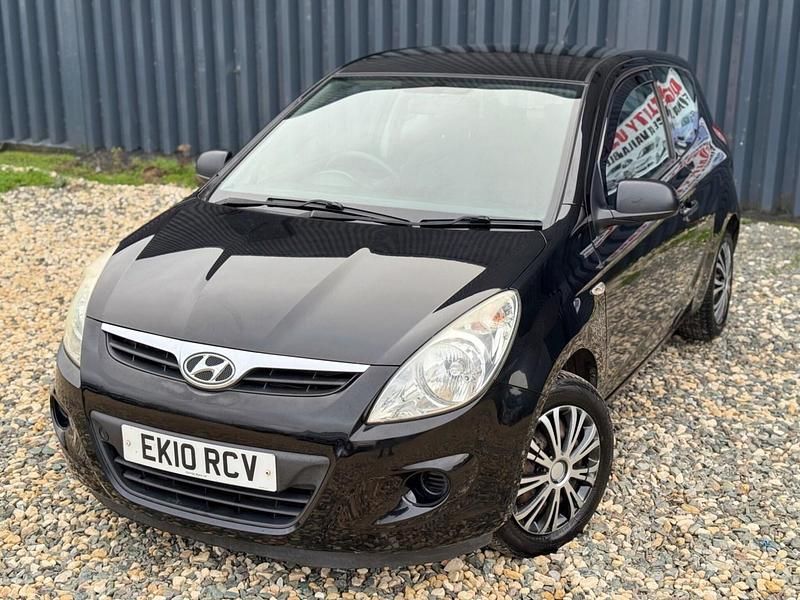 Used Hyundai i20 Classic 77 HP (56 kW) 2010 Black Hatchback