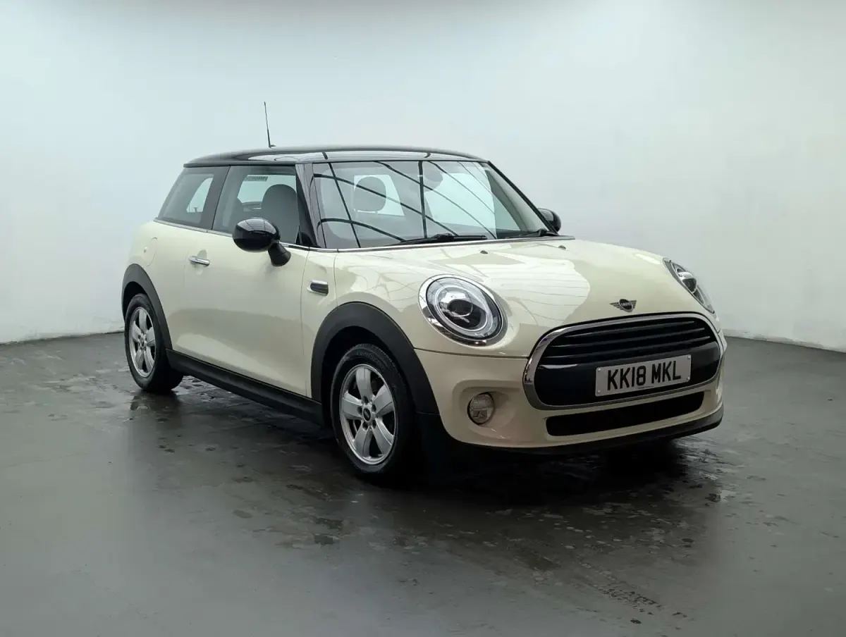 Begagnad Mini Cooper Hatch 2018 Vit Halvkombi