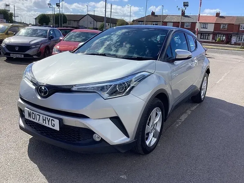 Used Toyota C-HR 116 HP (85 kW) 2017 Silver SUV