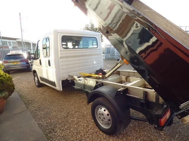 Usado Citroën Relay 130 HP (95 kW) 2015 Branco Van