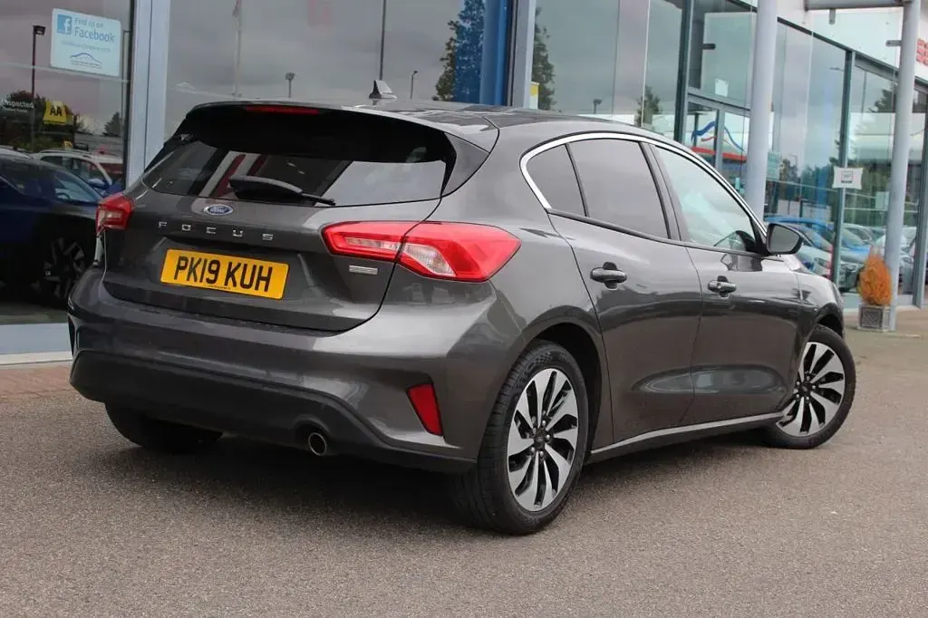 Used Ford Focus Zetec 100 HP (73 kW) 2019 Grey Hatchback