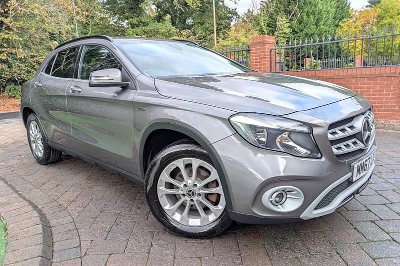 Mountain grey Used 2018 Mercedes GLA200 SE SUV | £9,475 (Good price) - Image 1/1