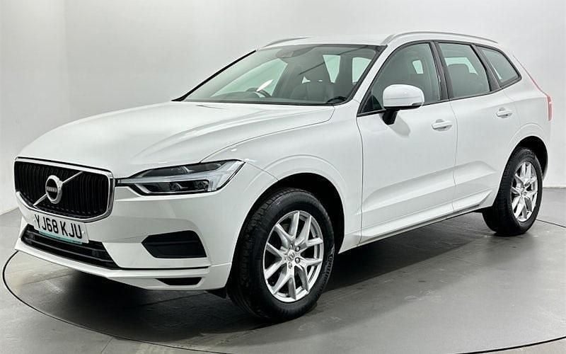Used Volvo XC60 Momentum 250 HP (183 kW) 2018 White SUV