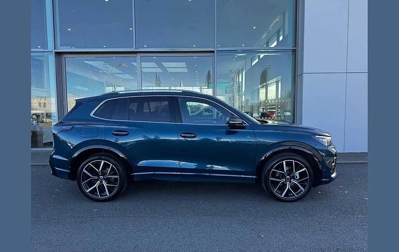 Used VW Tiguan R-line 147 HP (108 kW) 2025 Blue SUV
