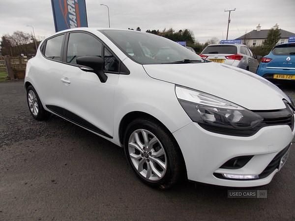 Used Renault Clio IV Play 2018 White Hatchback