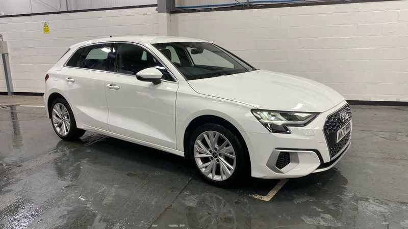 White Used 2020 Audi A3 e-tron Sport Hatchback | £20,298 (A bit pricey) - Image 1/4