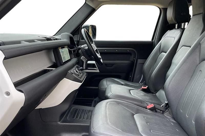 Used Land Rover Defender SE 200 HP (147 kW) 2021 Eiger grey SUV