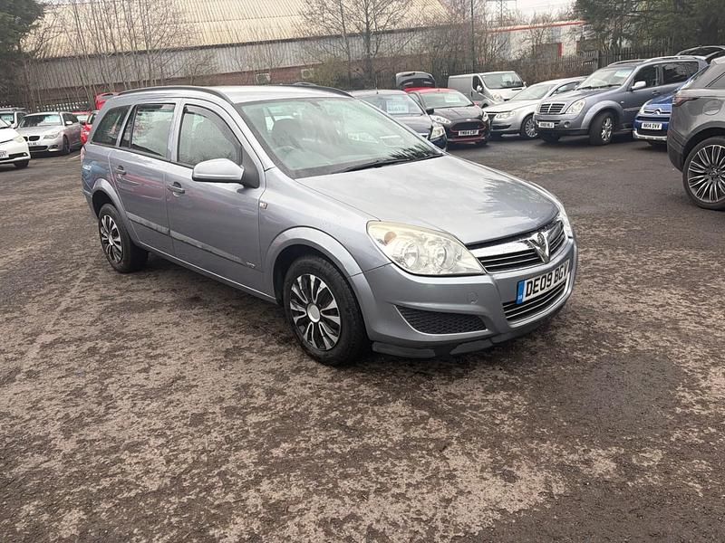 Second-hand Vauxhall Astra Design Edition 138 CP (101 kW) 2009 Argintiu Break