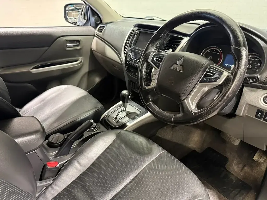 Used Mitsubishi L200 Warrior 181 HP (133 kW) 2017 Grey Pickup
