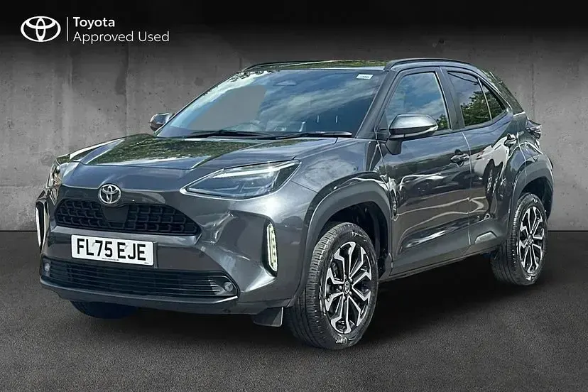Used Toyota Yaris Cross Design 114 HP (83 kW) 2025 Grey SUV