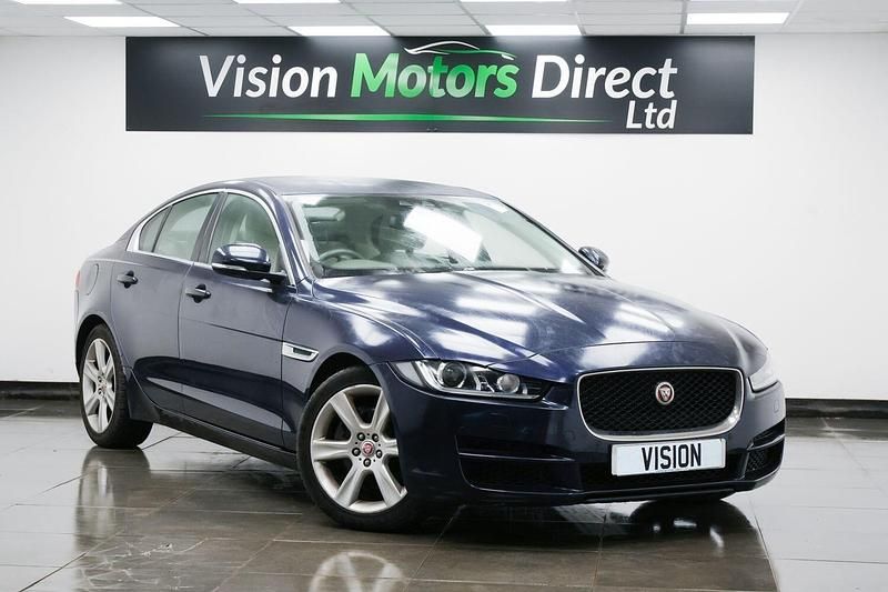 Used Jaguar XE Portfolio 180 HP (132 kW) 2015 Blue Sedan