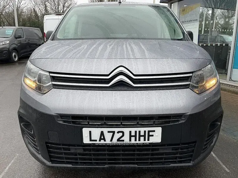 Used Citroën Berlingo 100 HP (73 kW) 2023 Grey MPV