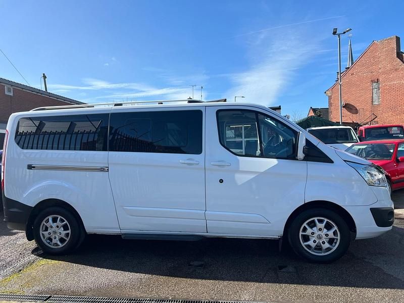 Used Ford Tourneo Limited 125 HP (91 kW) 2014 White MPV