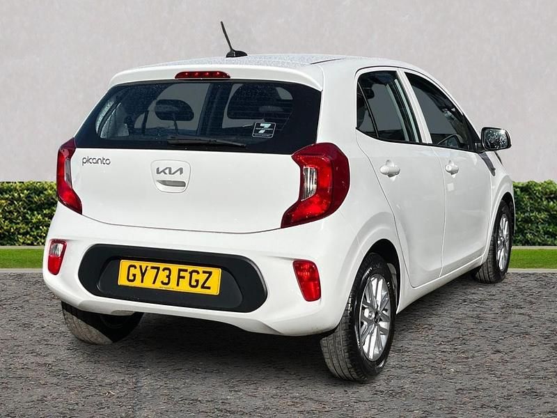Used Kia Picanto 66 HP (48 kW) 2023 Clear white Hatchback