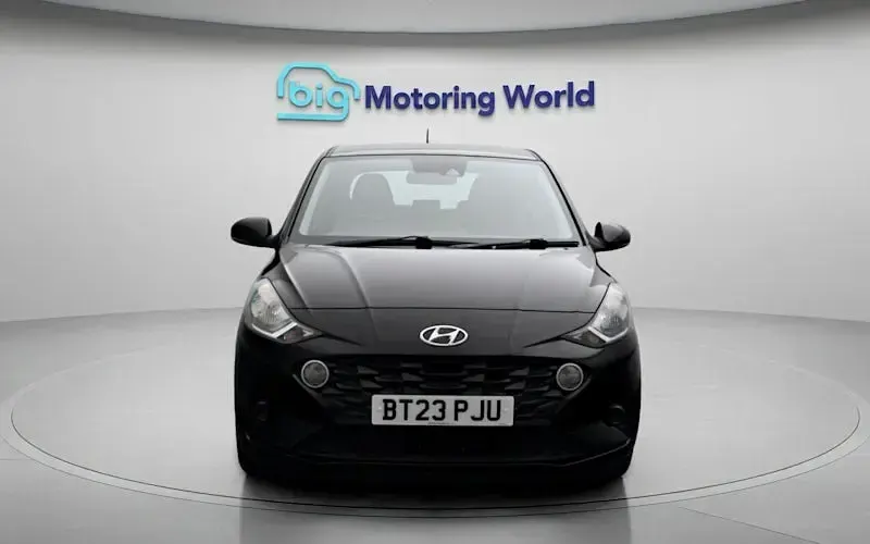 Used Hyundai i10 SE 67 HP (49 kW) 2023 Black Hatchback