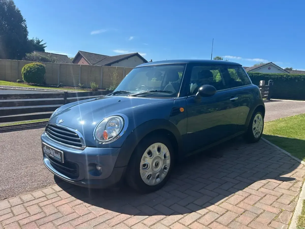 Used Mini ONE Hatch 98 HP (72 kW) 2011 Blue Hatchback