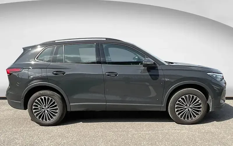 Używany VW Tiguan Life 204 KM (150 kW) 2025 SUV